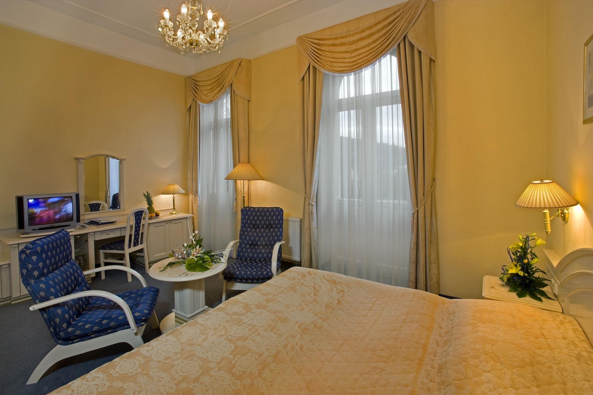 Ensana Hotel Pacifik 마리안스케 라즈네 외부 사진