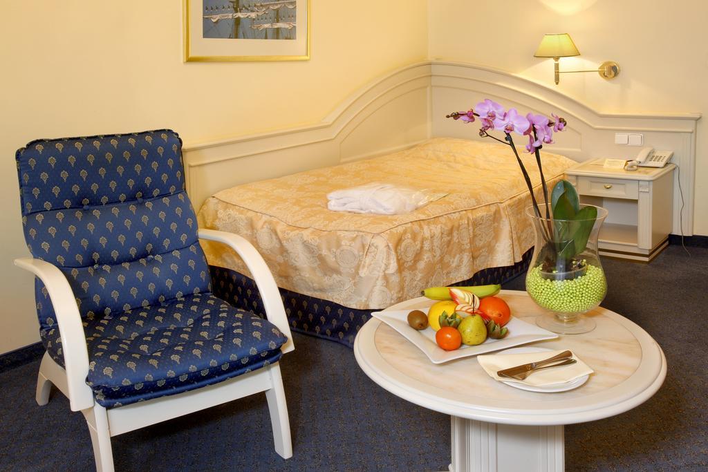 Ensana Hotel Pacifik 마리안스케 라즈네 외부 사진